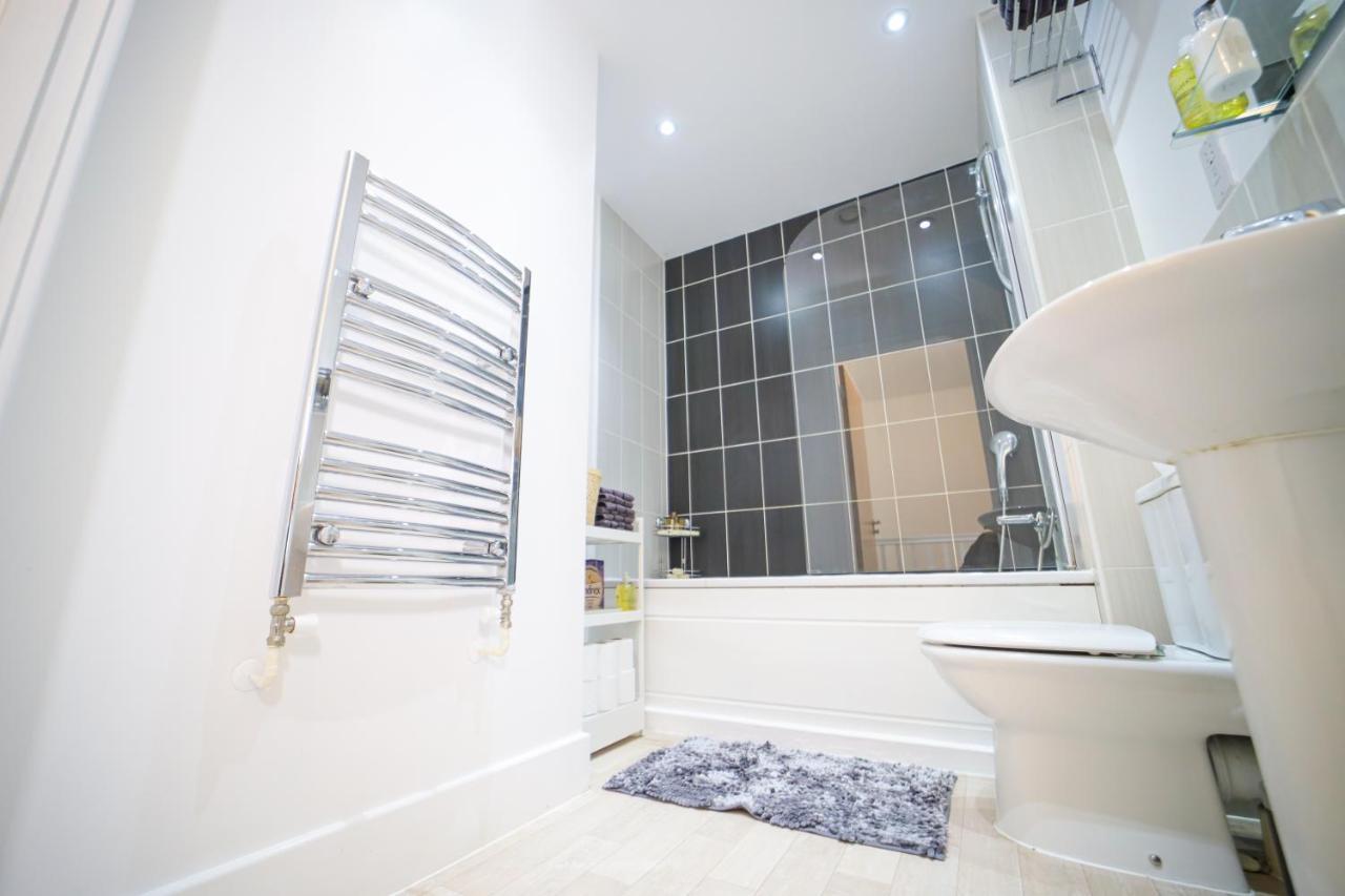 3 Bedroom House In Birmingham City Centre - Sleeps 6 Esterno foto